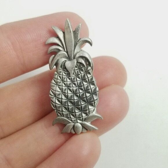 Vintage Pineapple Pin, Silver Tone Fruit Shaped Brooch, Retro Unisex Estate - Picture 5 of 6